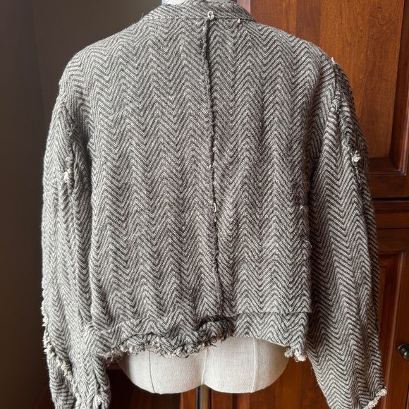 Magnolia Pearl Cropped Declan Jacket in Mathis - Picture 11 of 11